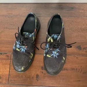 Dr. Martens | Shoes | Mens Hawaiian Floral Print Dr Martens  display picture 2